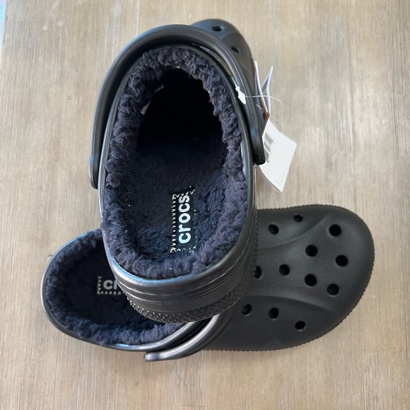 Crocs Women’s Lined Black Clogs - New - Picture 2 of 4
